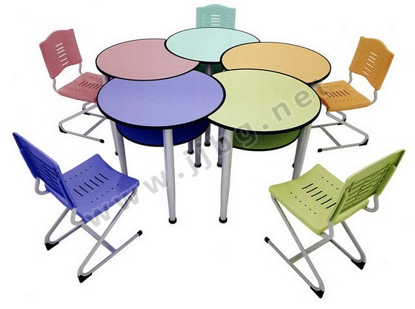 點擊查看商品:課桌椅